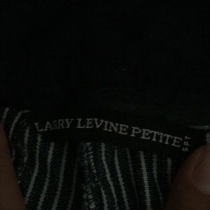 Larry Levine petite capris